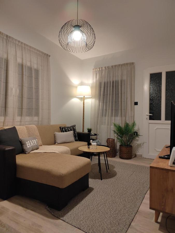 Apartament Cosy House With Garden Wolos Zewnętrze zdjęcie